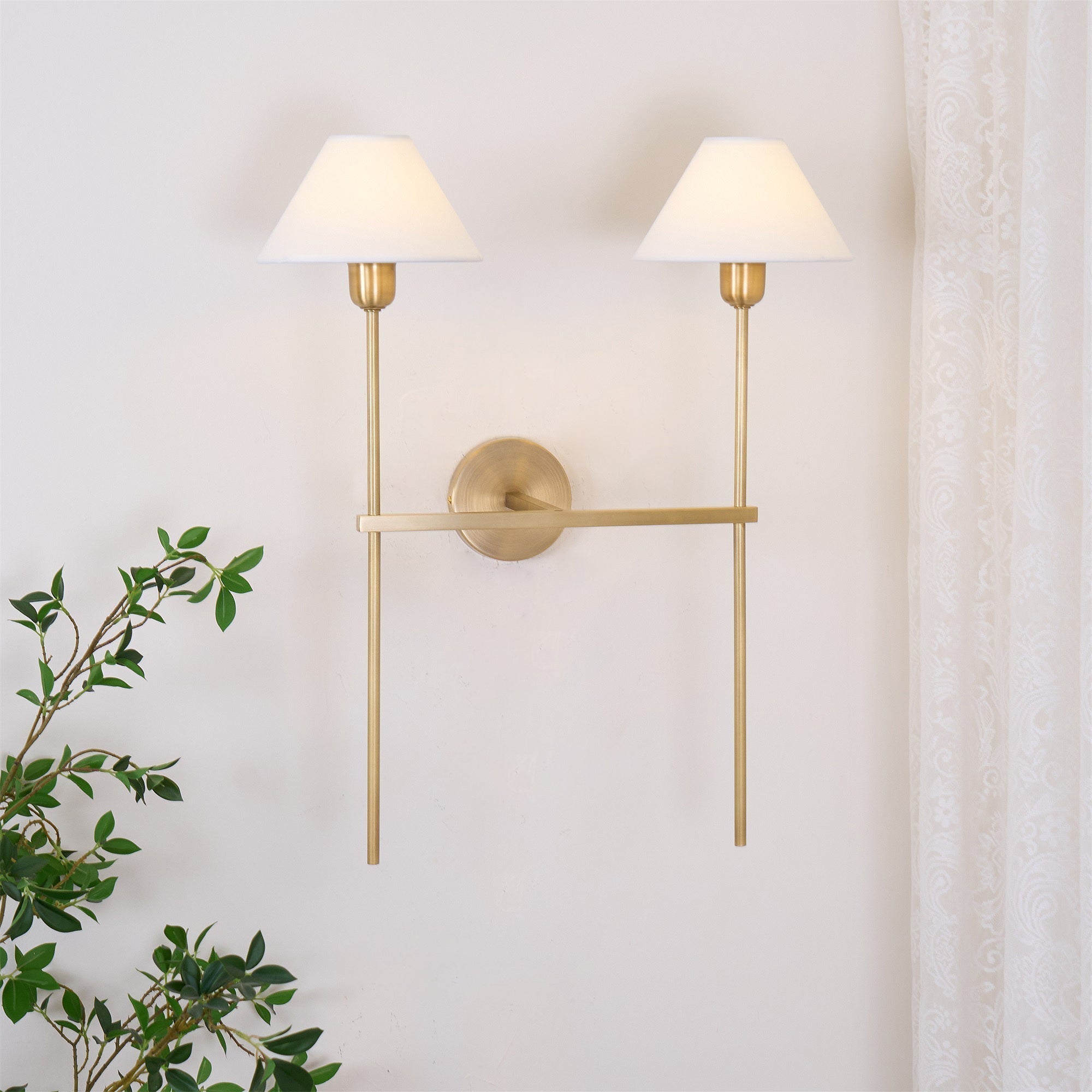 Aurel Wall Lamp