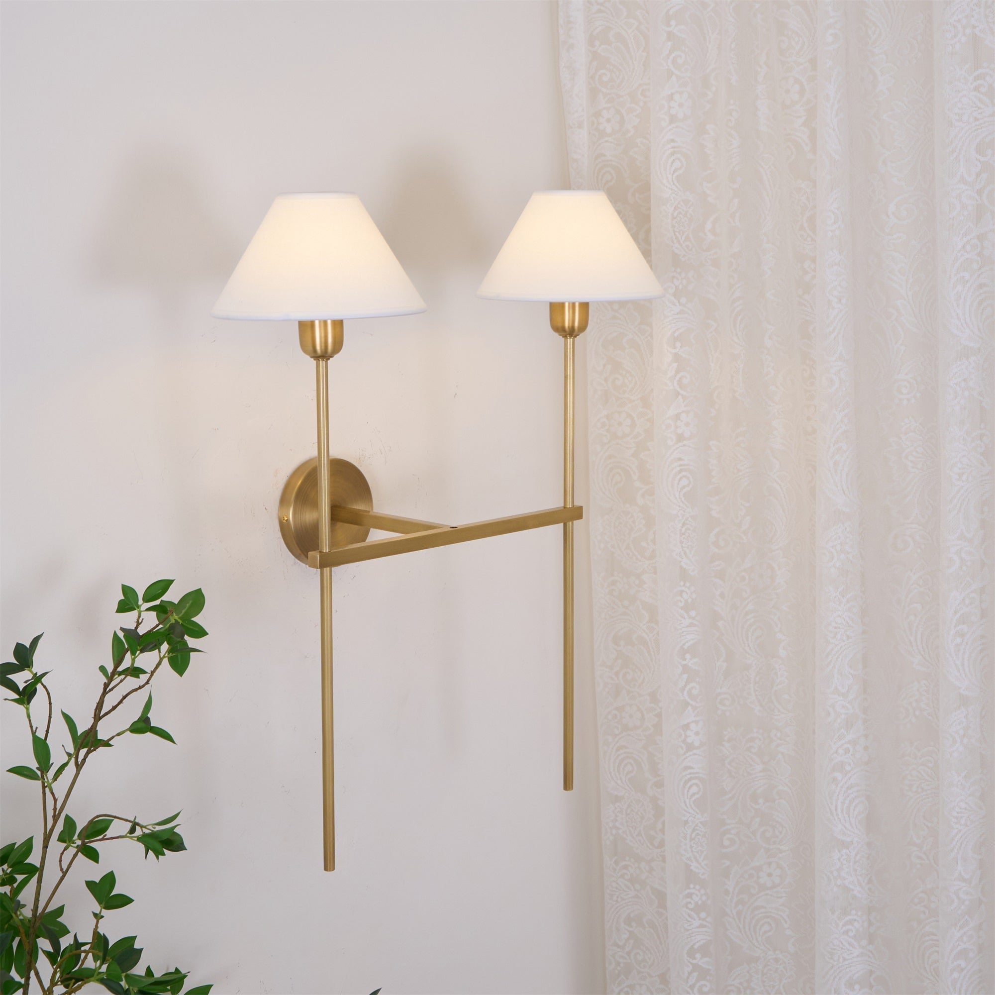 Aurel Wall Lamp