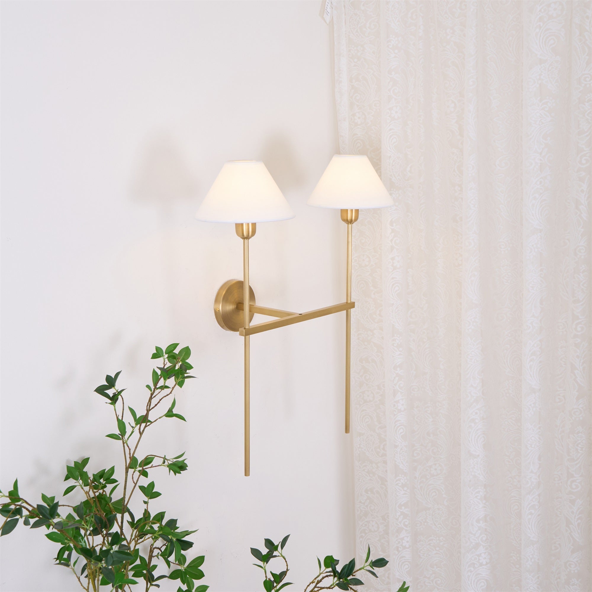 Aurel Wall Lamp
