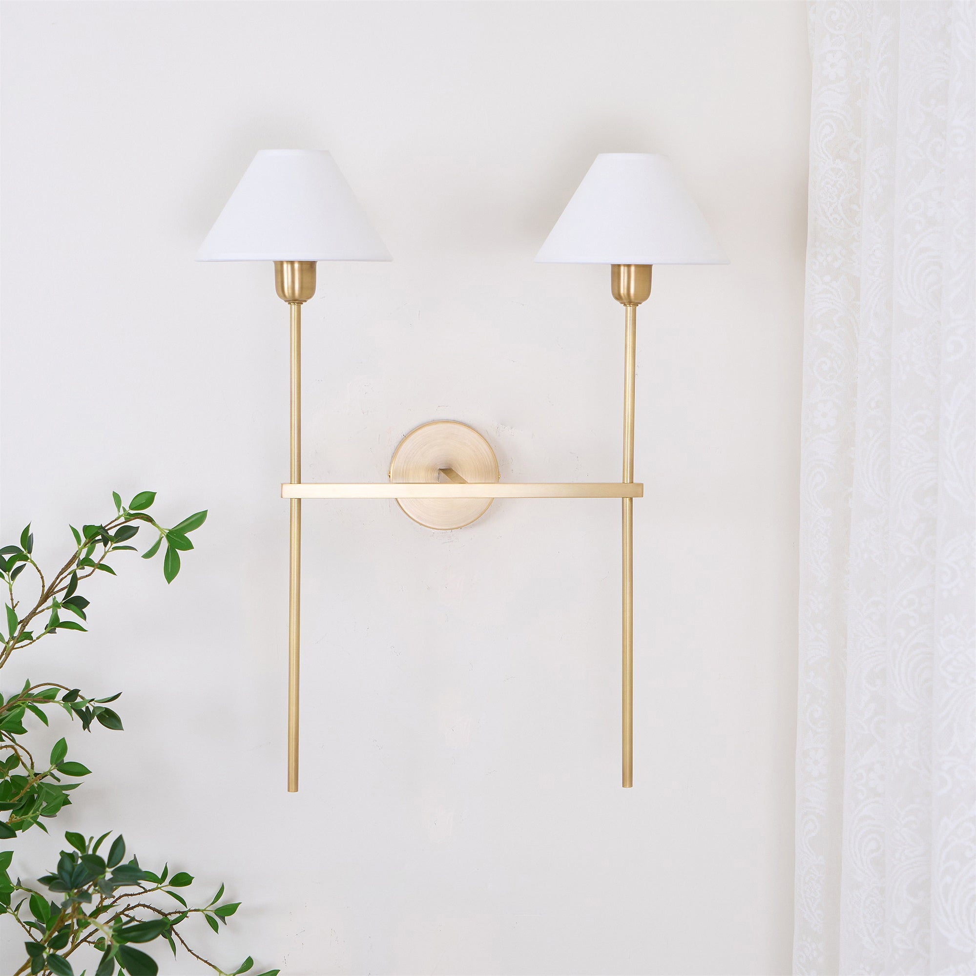 Aurel Wall Lamp
