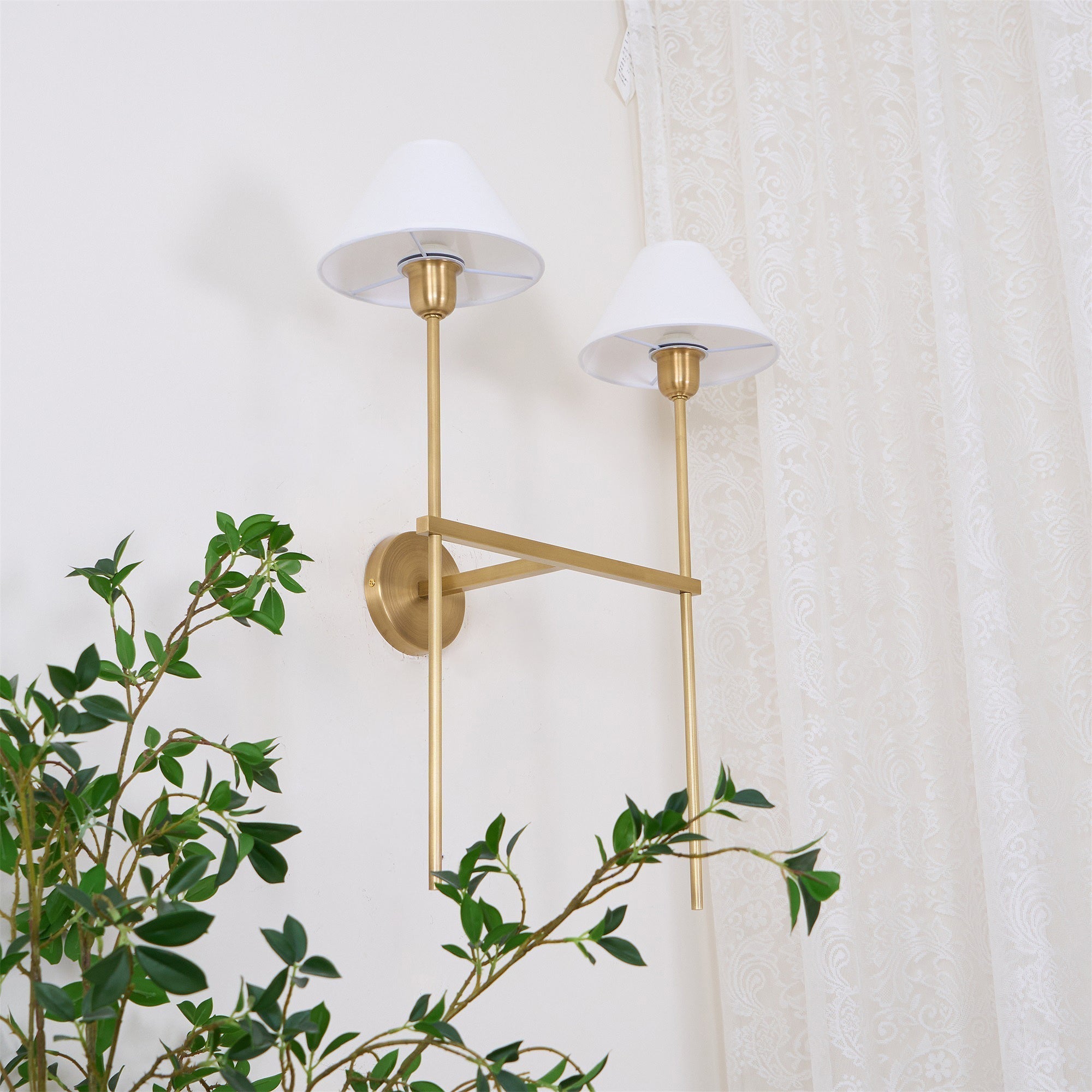Aurel Wall Lamp