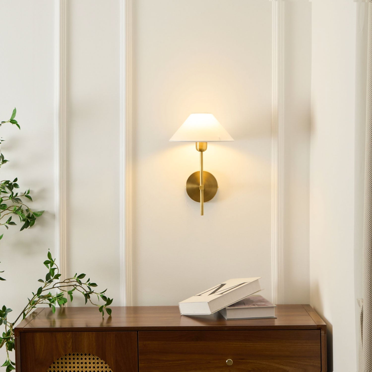 Aurel Wall Lamp