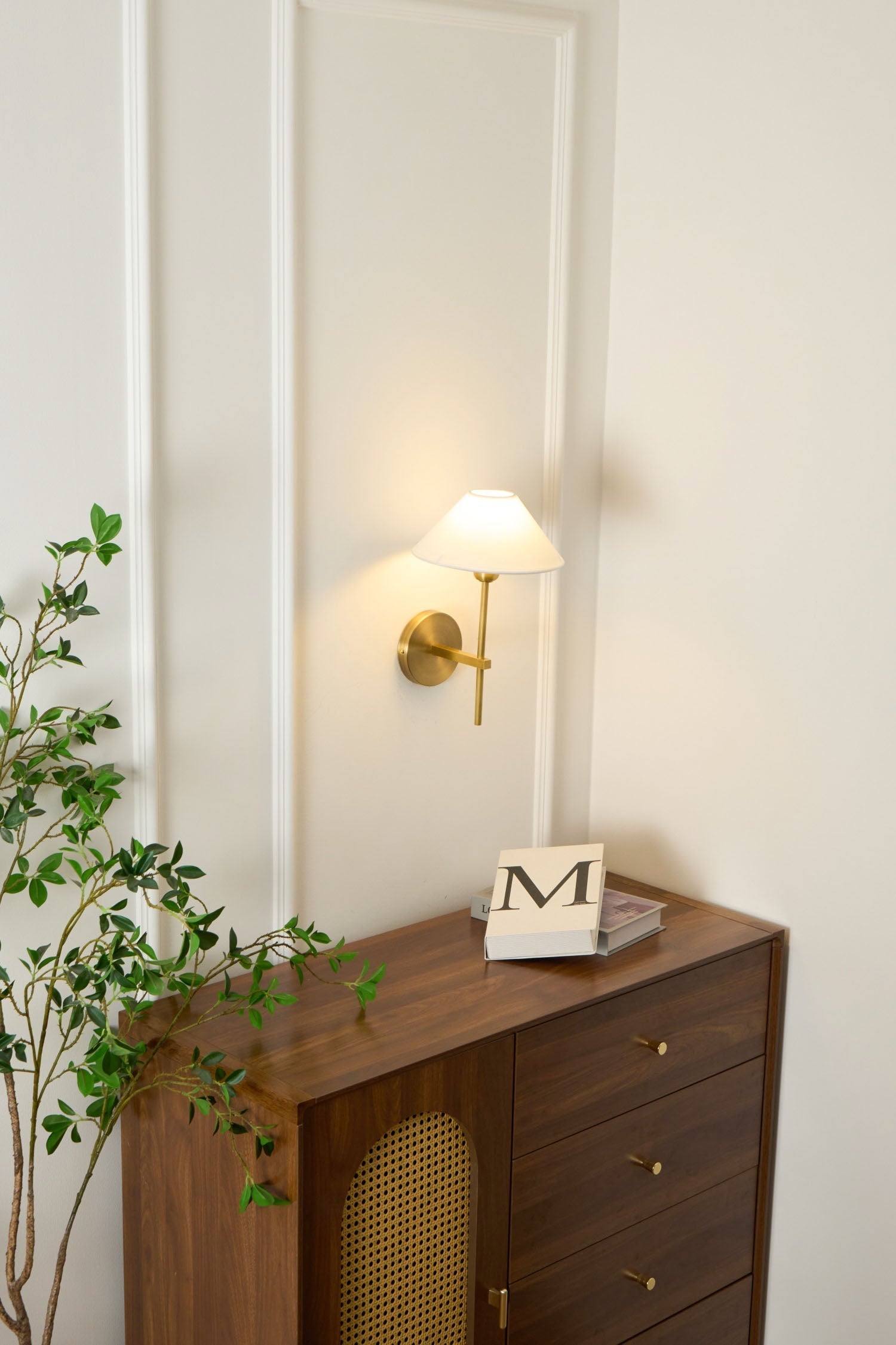 Aurel Wall Lamp