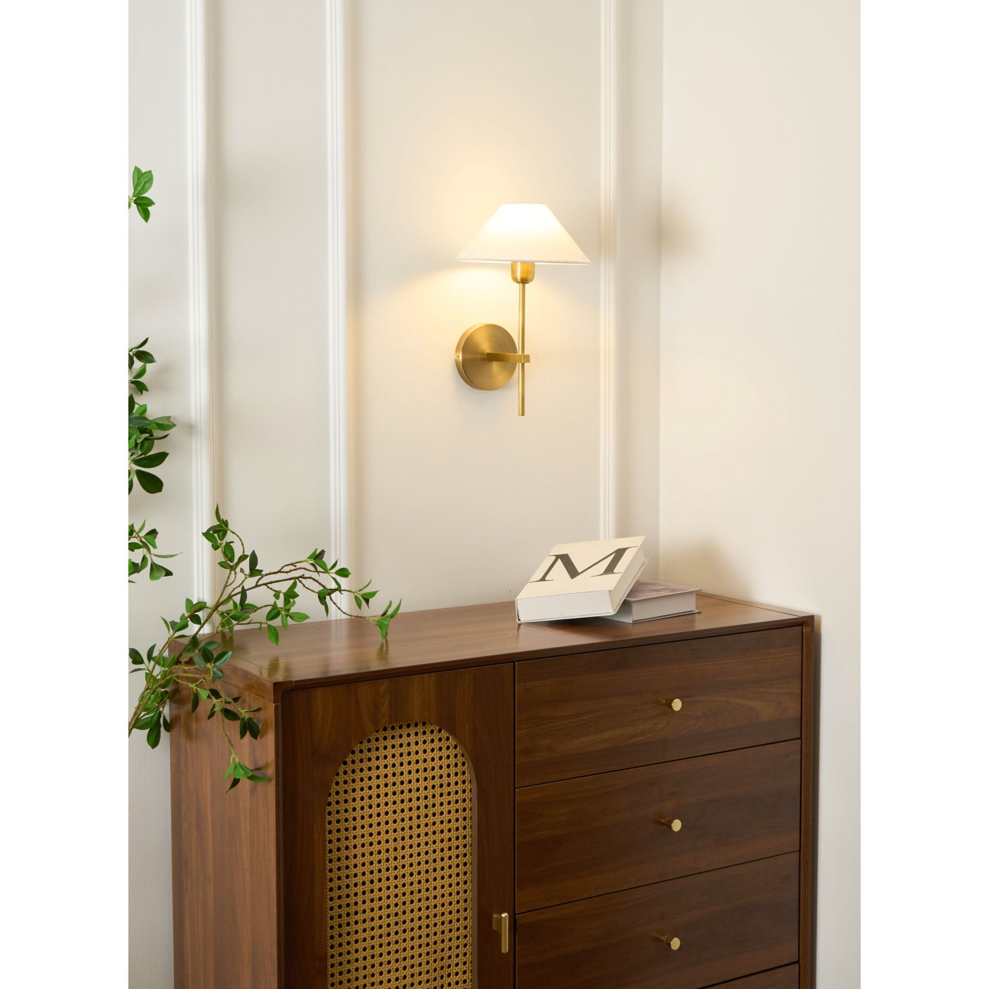 Aurel Wall Lamp