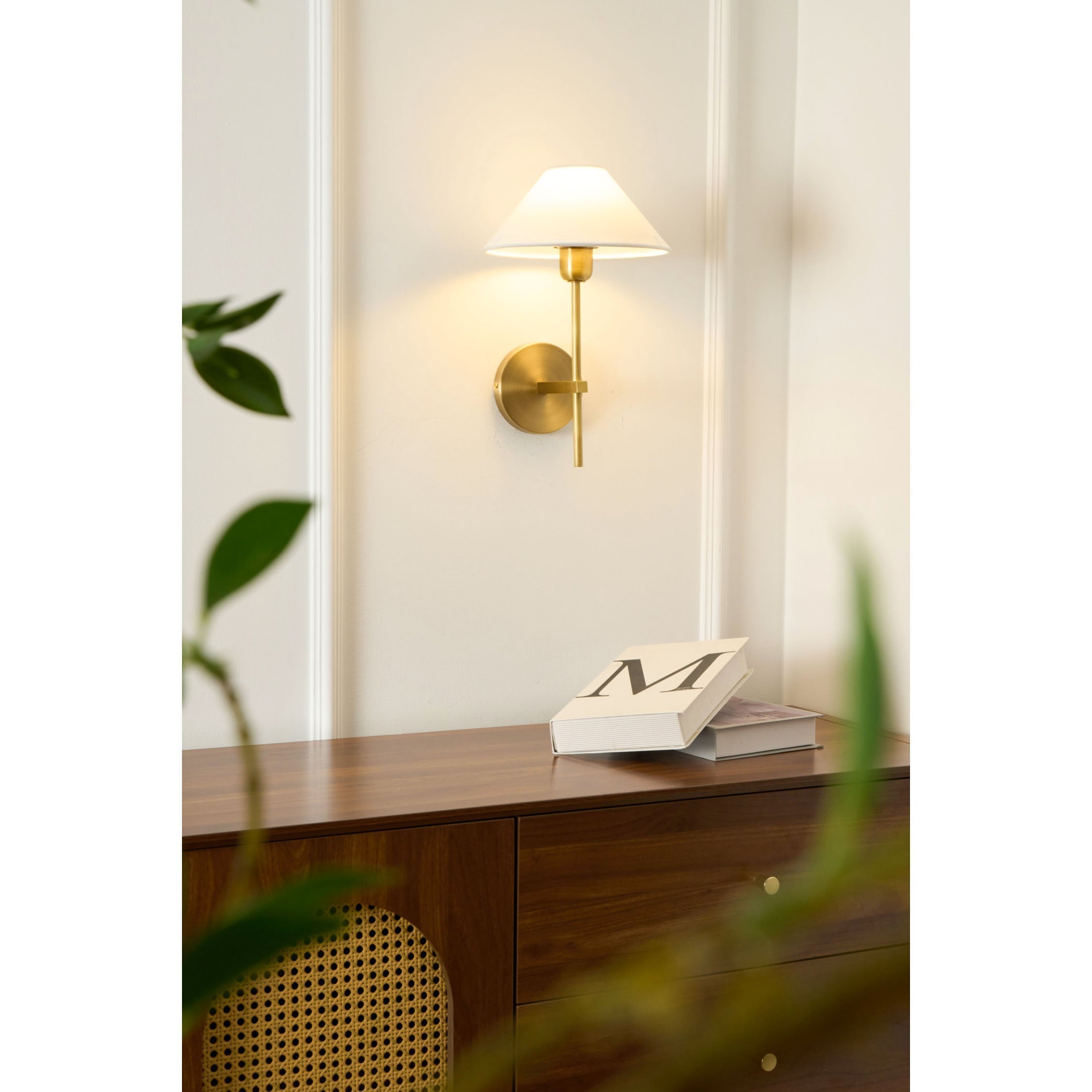 Aurel Wall Lamp