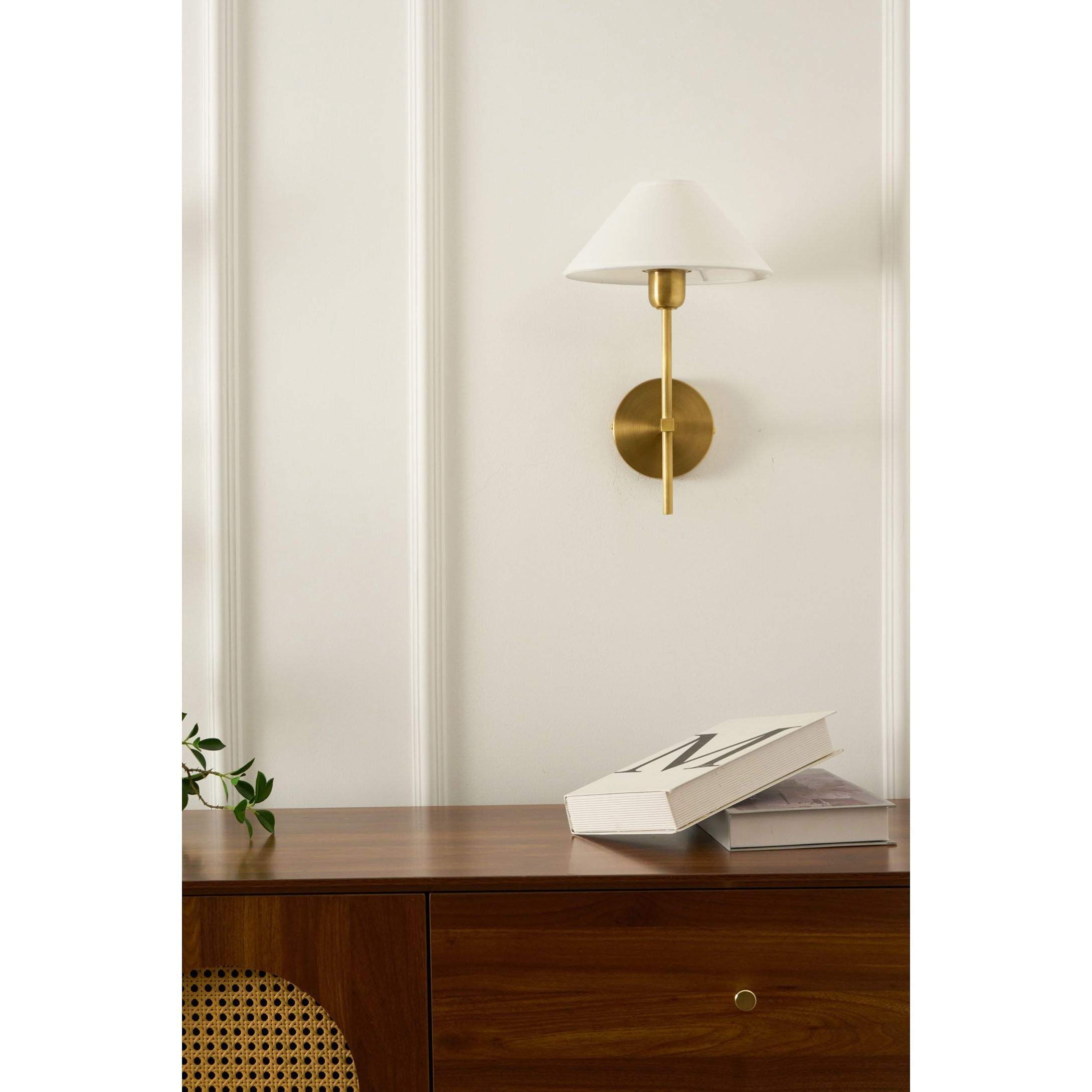 Aurel Wall Lamp