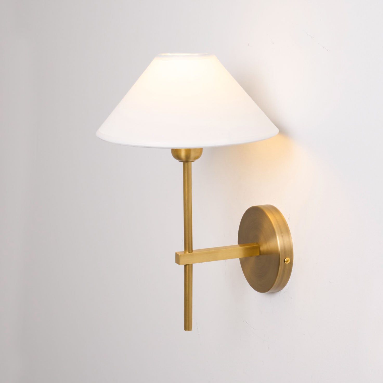 Aurel Wall Lamp