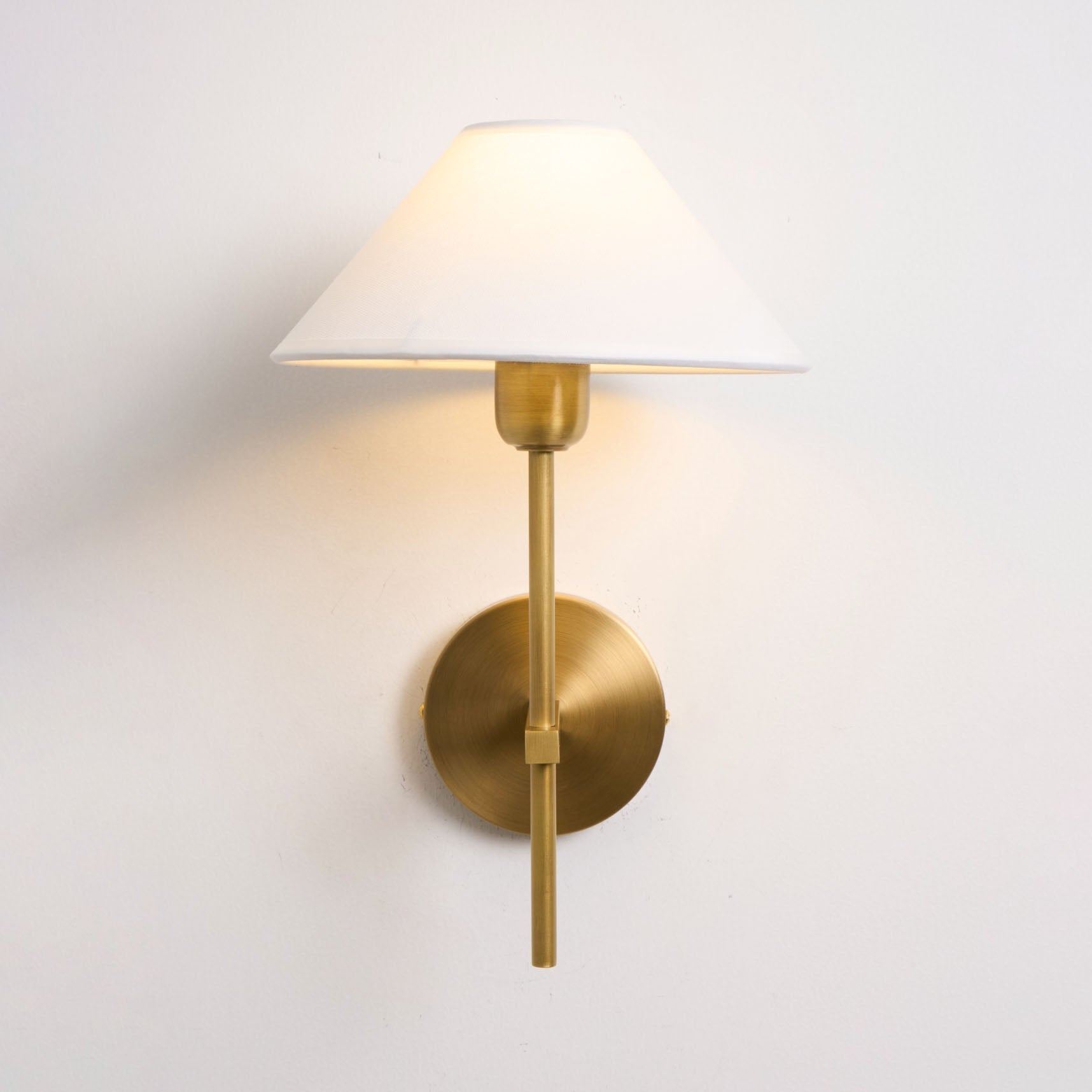 Aurel Wall Lamp