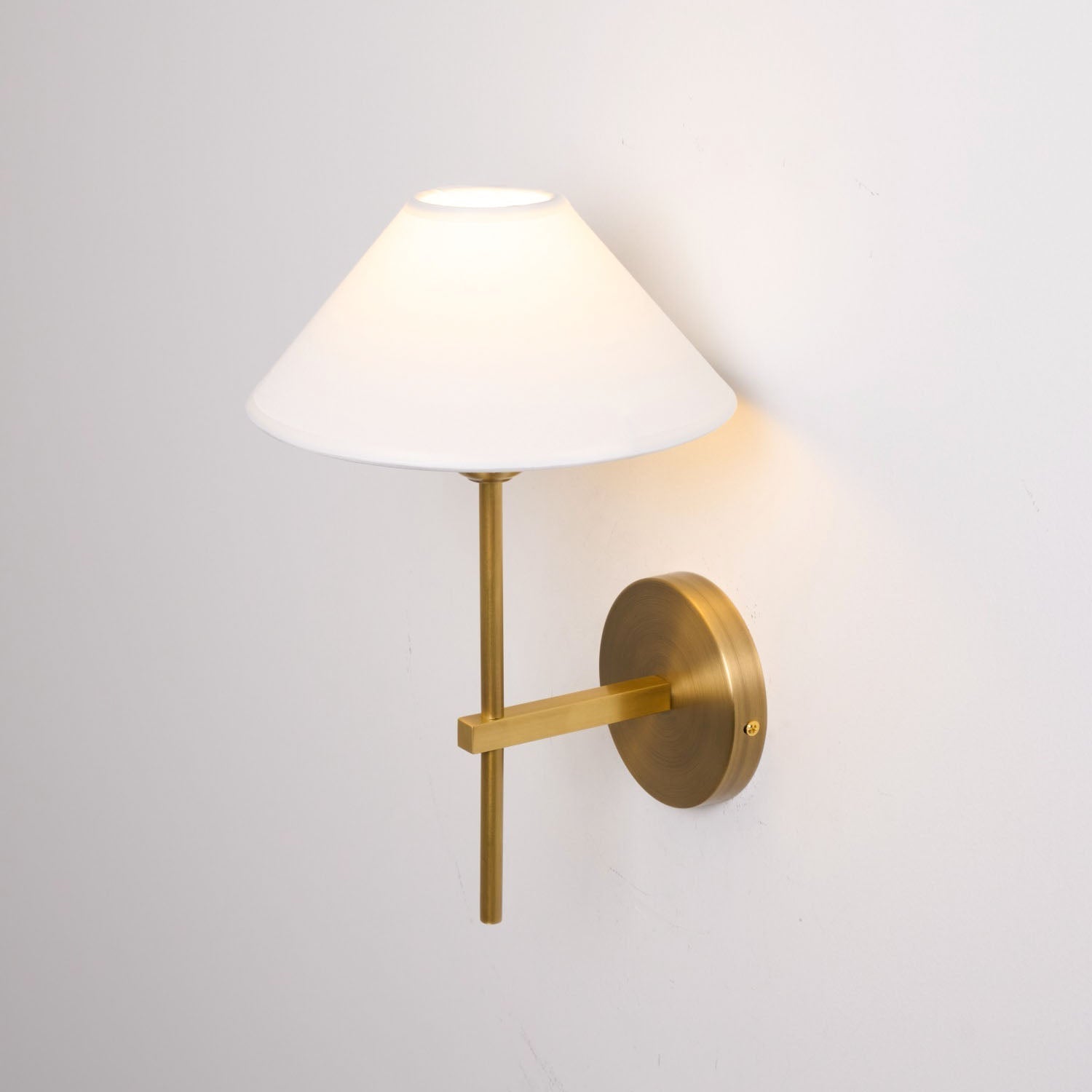 Aurel Wall Lamp