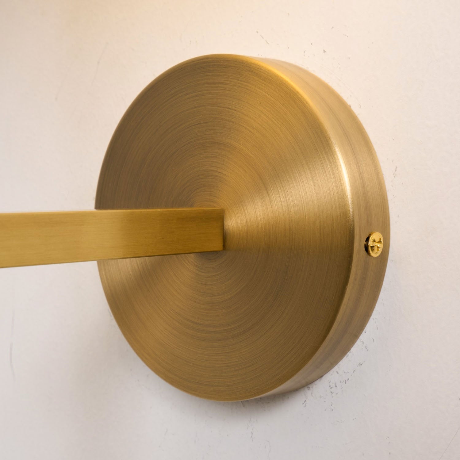 Aurel Wall Lamp