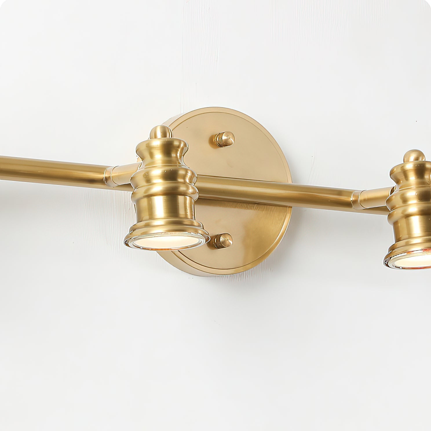 Detail of the clean lines and industrial design of the lamp.