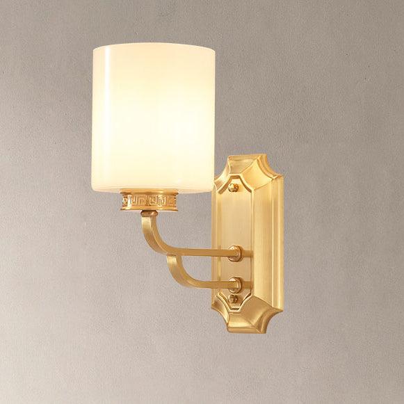 Regal Classic Brass Wall Lamp-Neutral Decor