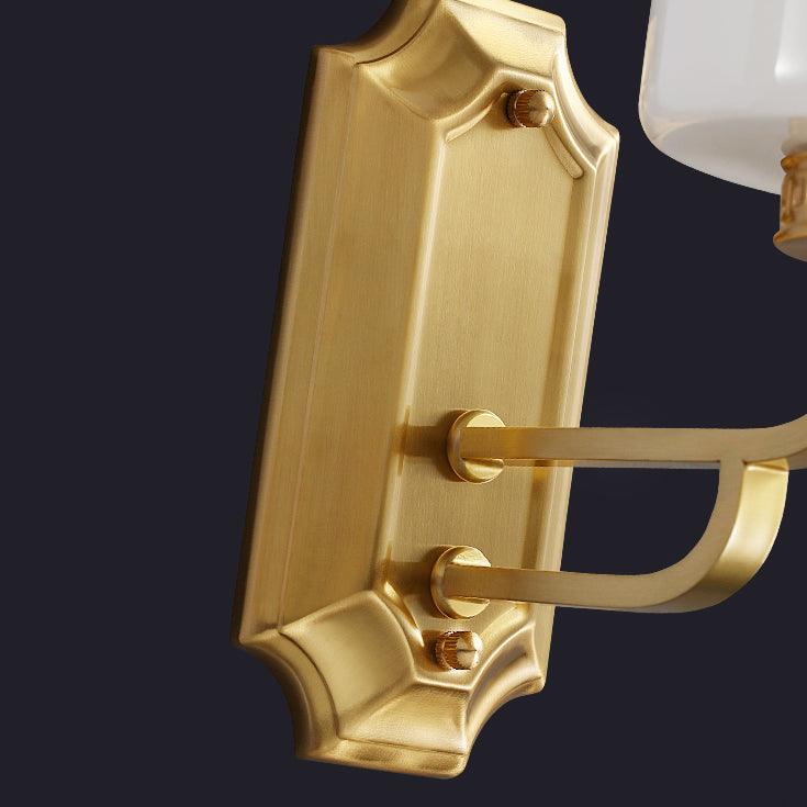 Regal Classic Brass Wall Lamp-Neutral Decor