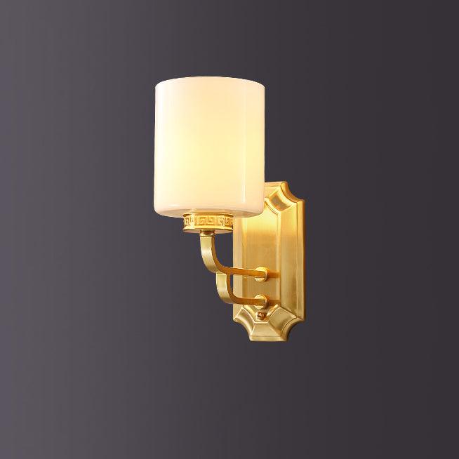 Regal Classic Brass Wall Lamp-Neutral Decor