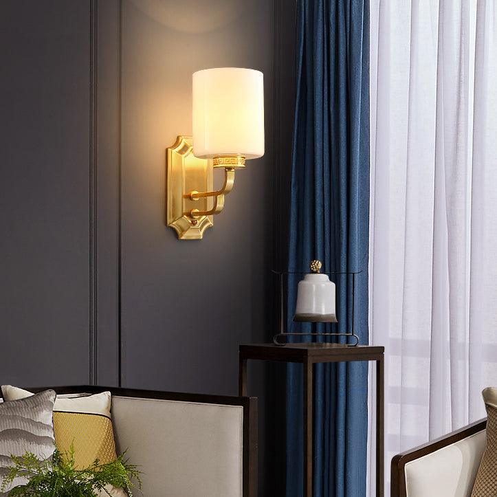 Regal Classic Brass Wall Lamp-Neutral Decor
