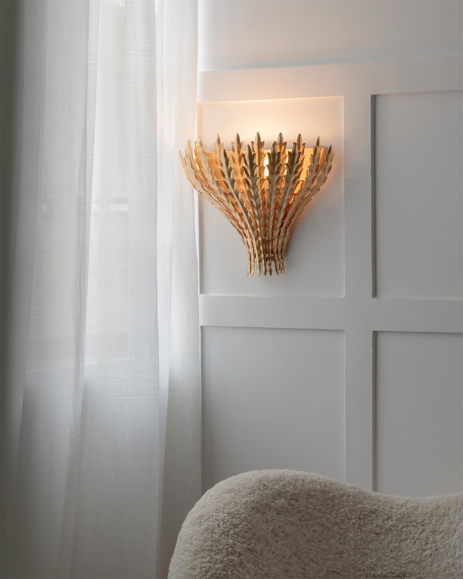 Hampton Wall Light Handmade Leaf Motif Elegant-Neutral Decor