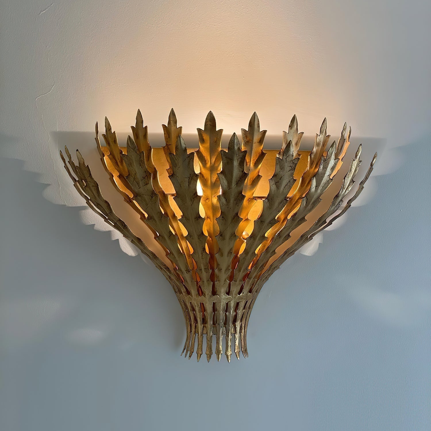 Hampton Wall Light Handmade Leaf Motif Elegant-Neutral Decor