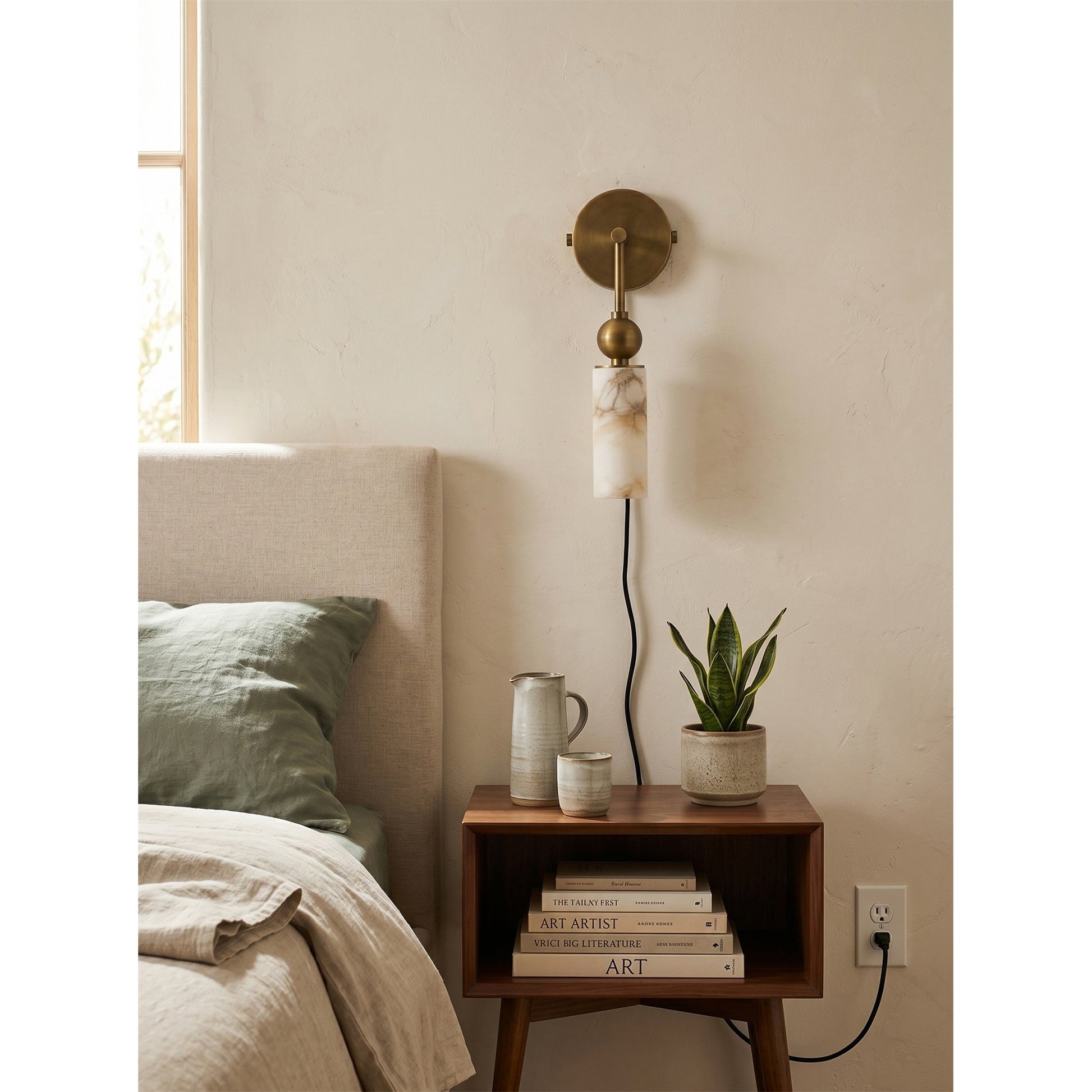 A comparison of the 1-head and 2-head sizes of the Harlin sconce.