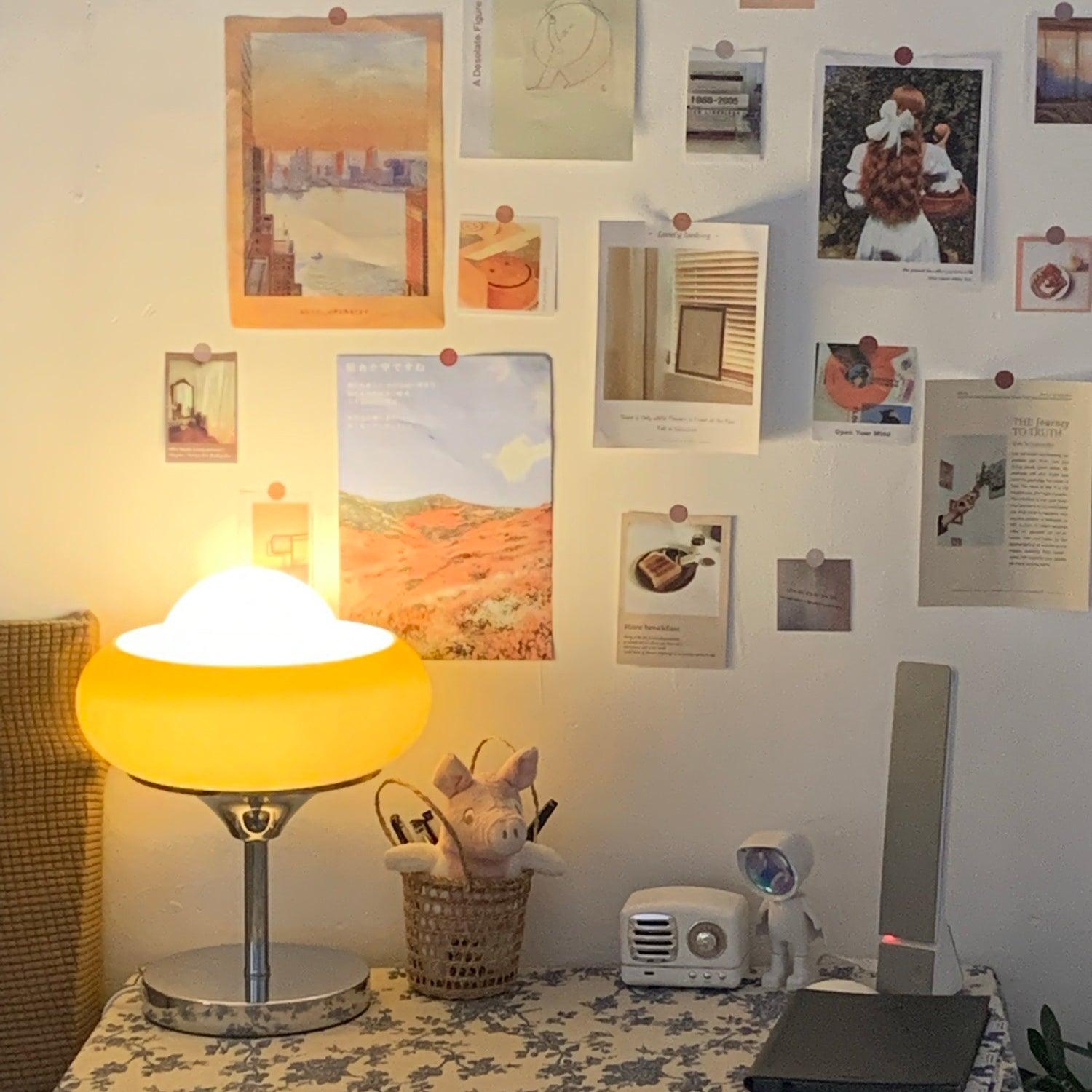 Solise Glass Retro Table Lamp-Neutral Decor