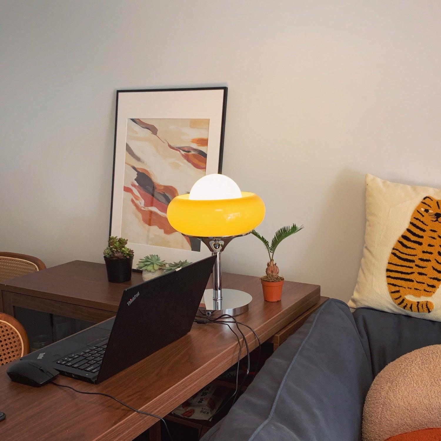 Solise Glass Retro Table Lamp-Neutral Decor
