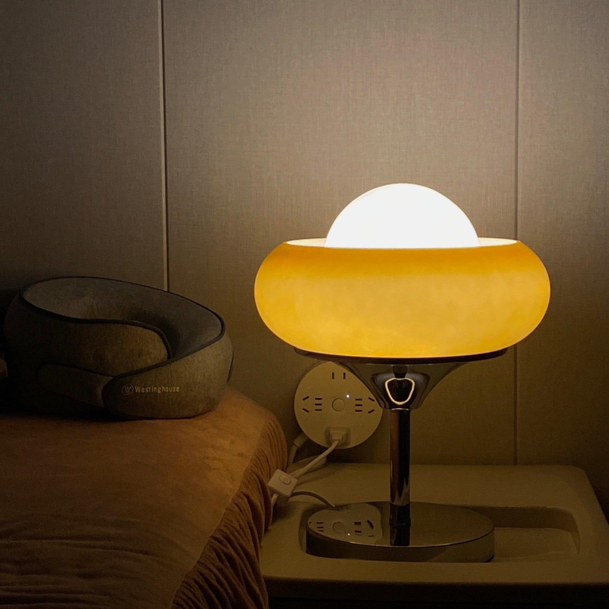 Solise Glass Retro Table Lamp-Neutral Decor
