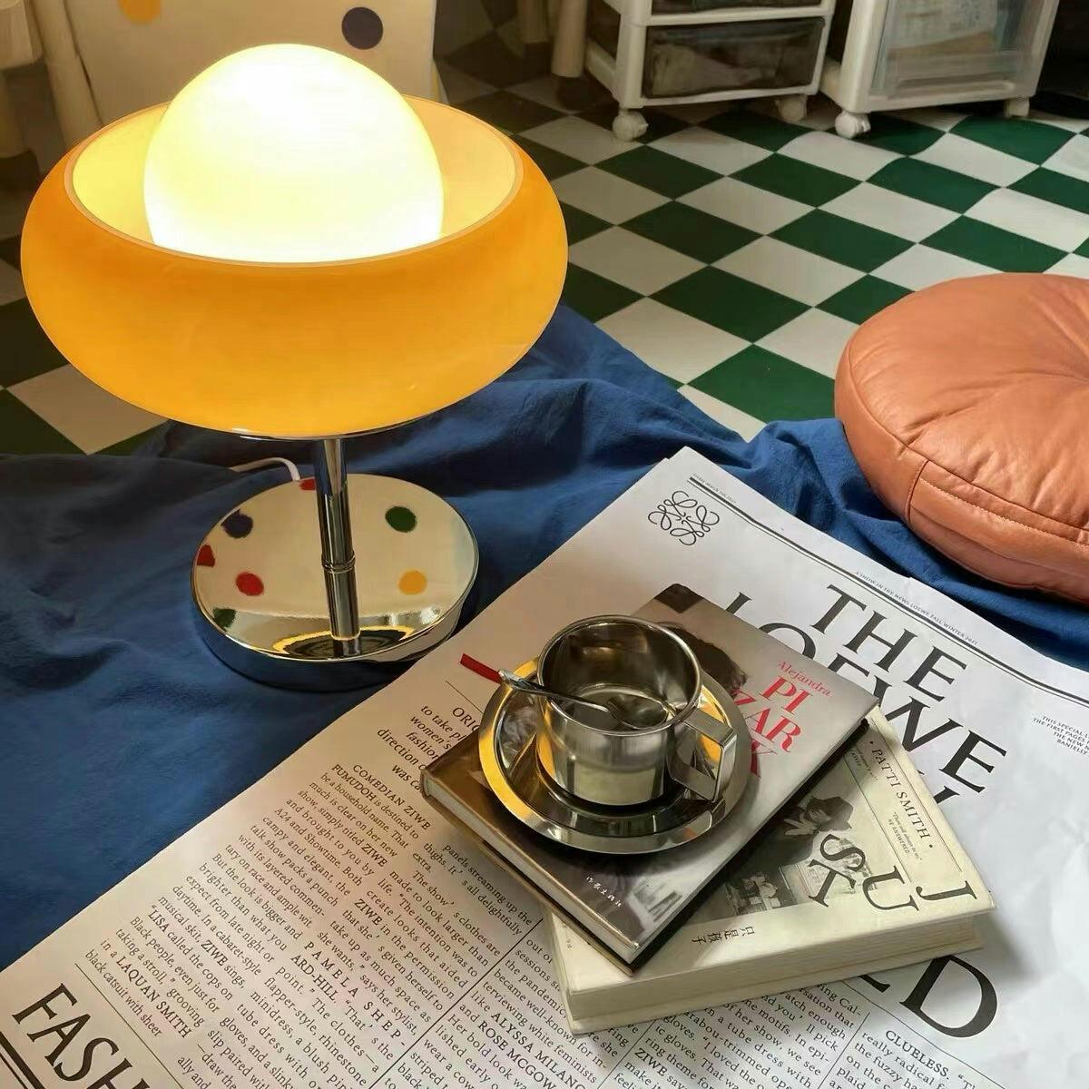 Solise Glass Retro Table Lamp-Neutral Decor