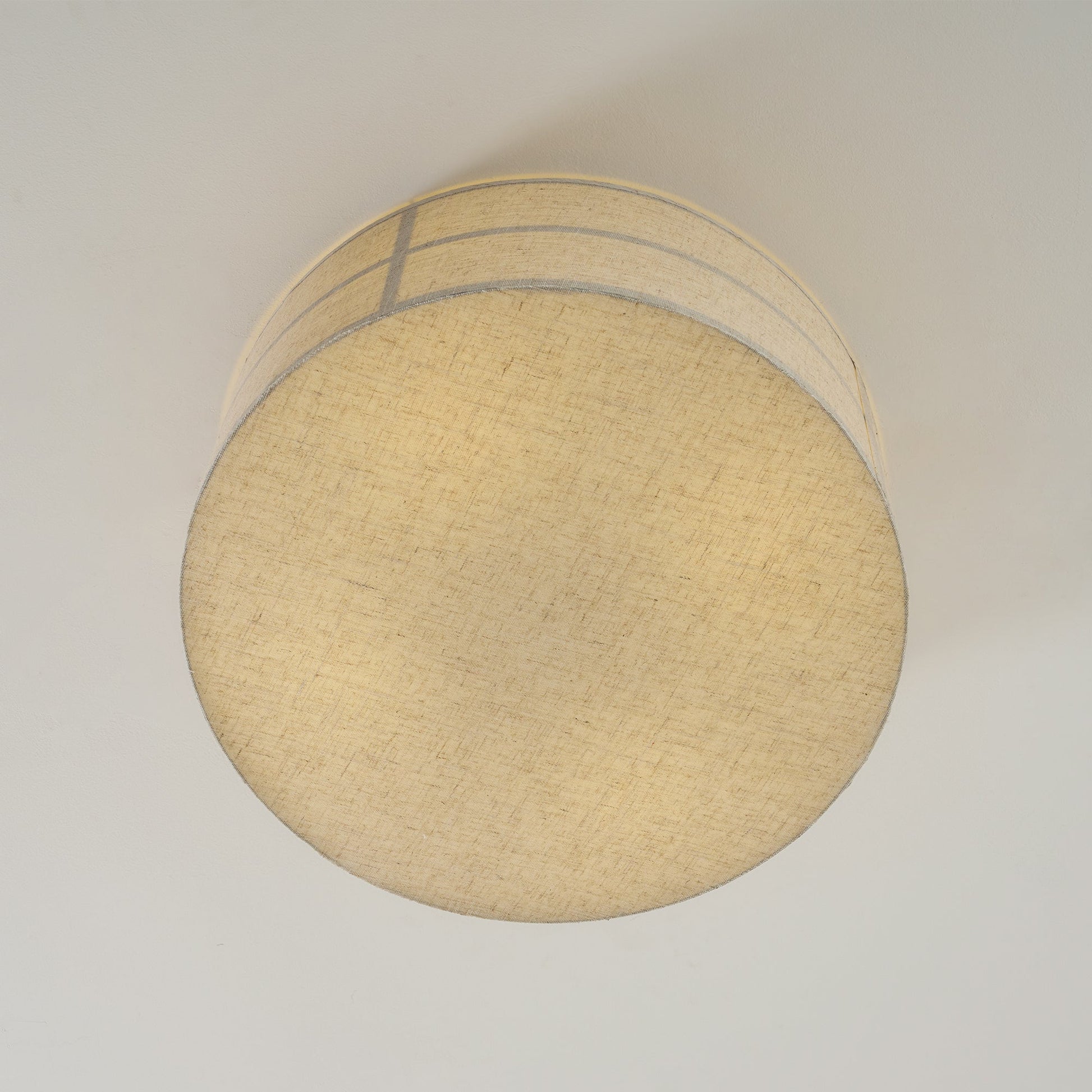 The lamp's form and material in detail.