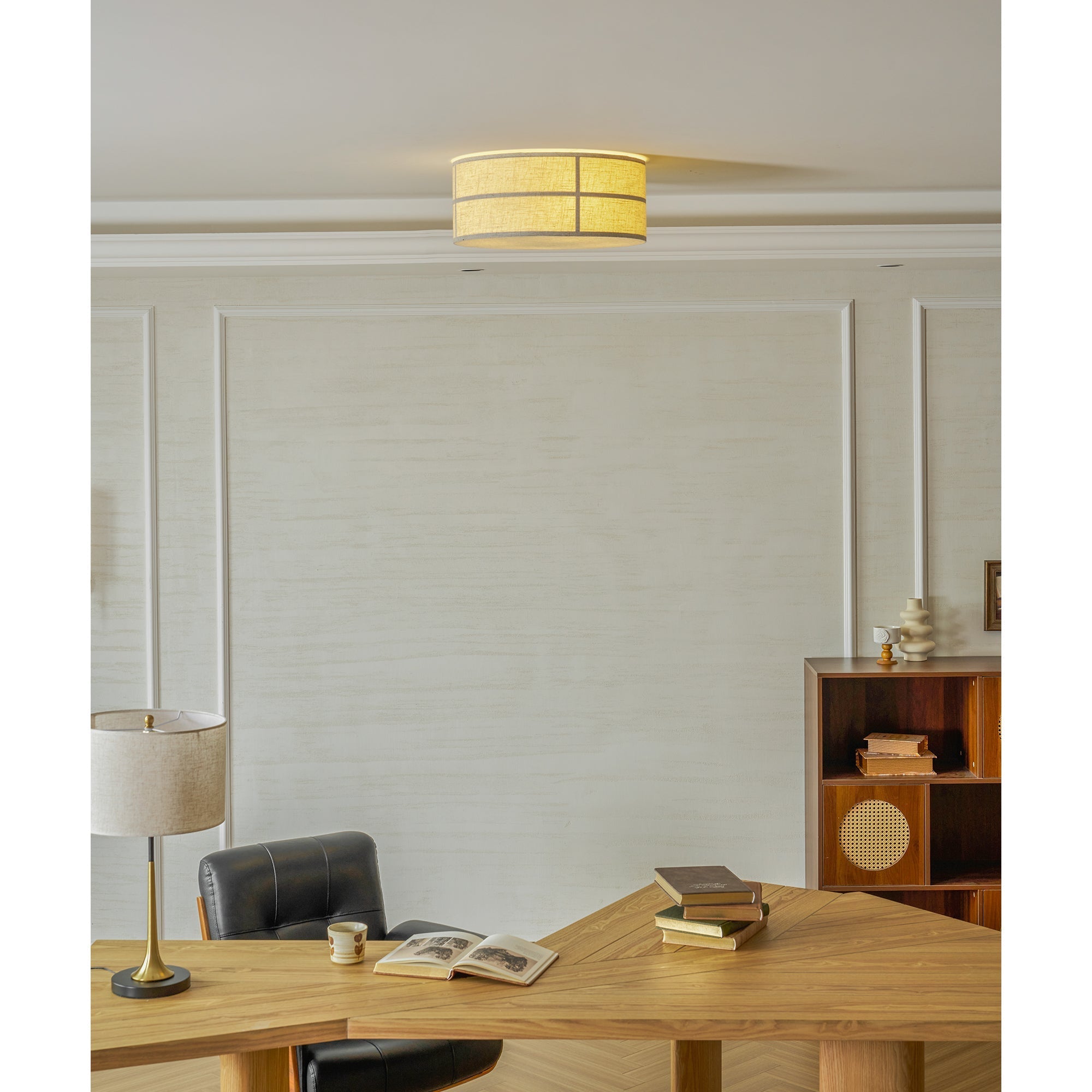 Front view of the Hashira Ceiling Lamp.
