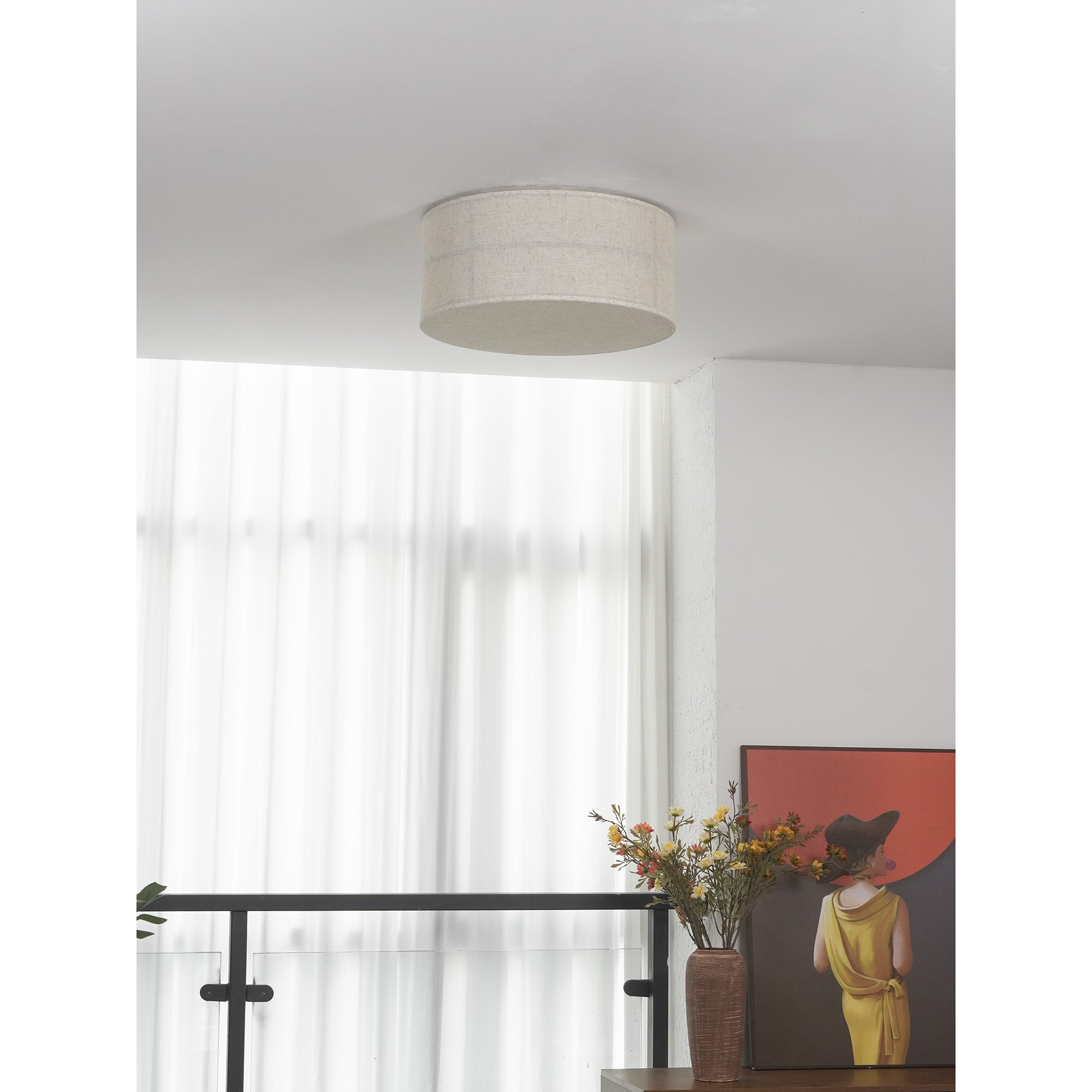 Close-up of the lamp's mounting plate.
