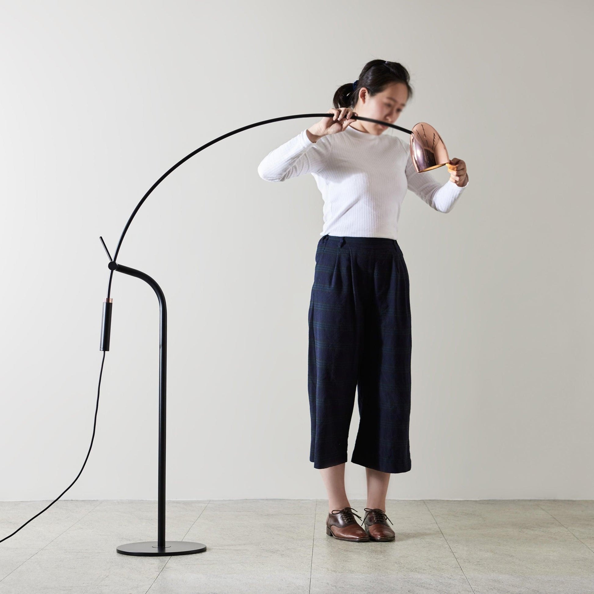 Arc Modern LED Floor Lamp-Neutral Decor