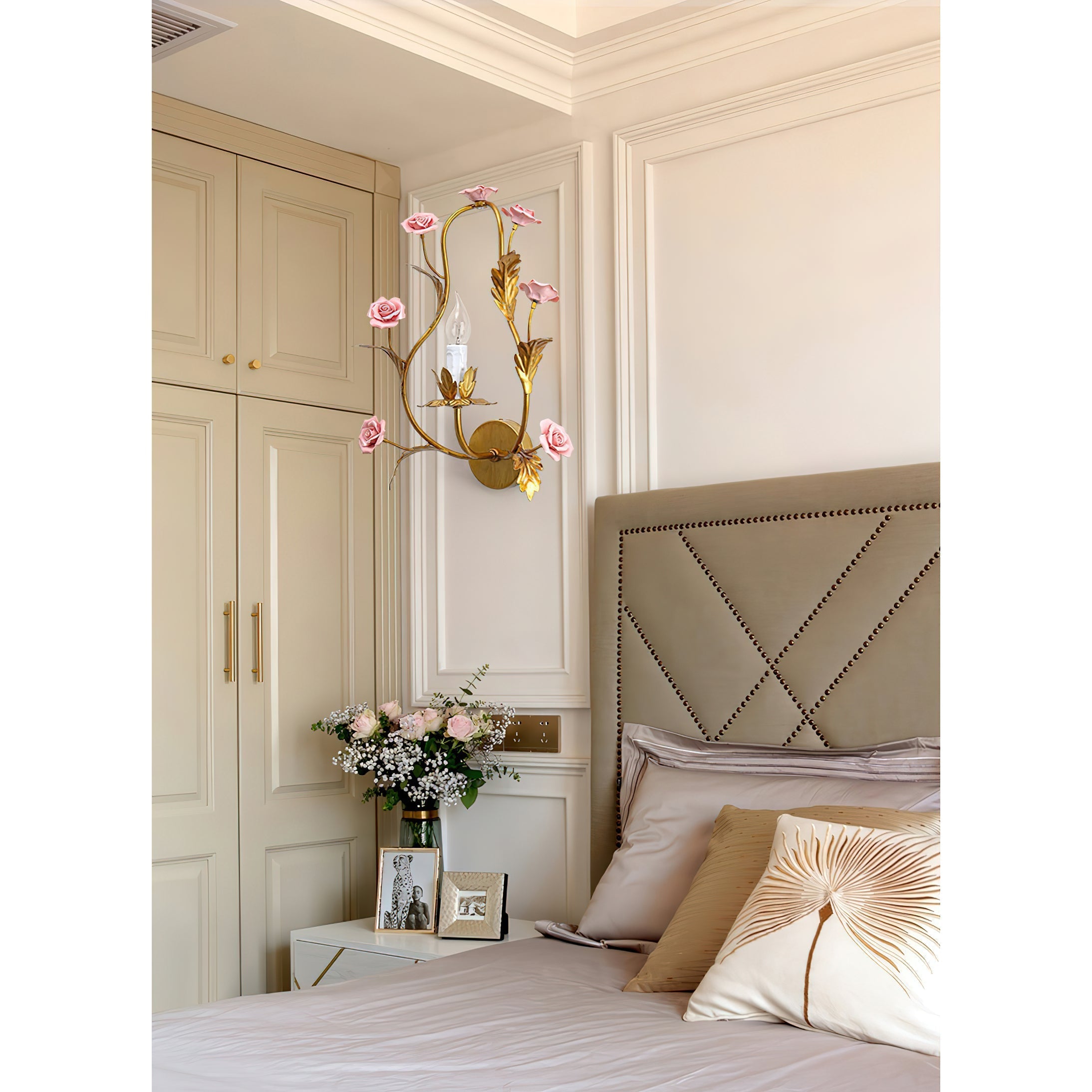 Rosea Wall Lamp