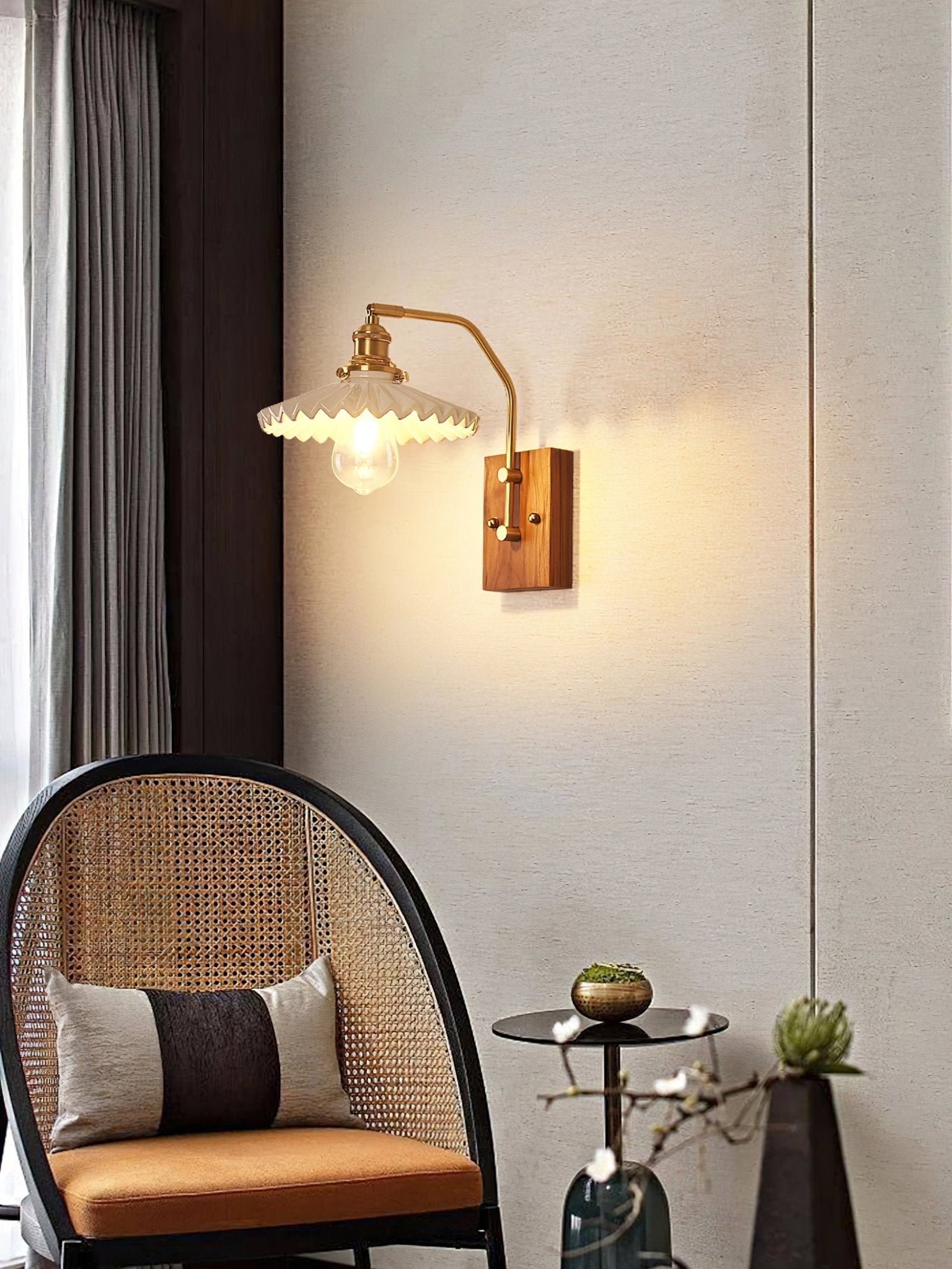 Umeris Elegance Vintage Walnut Wall Lamp-Neutral Decor