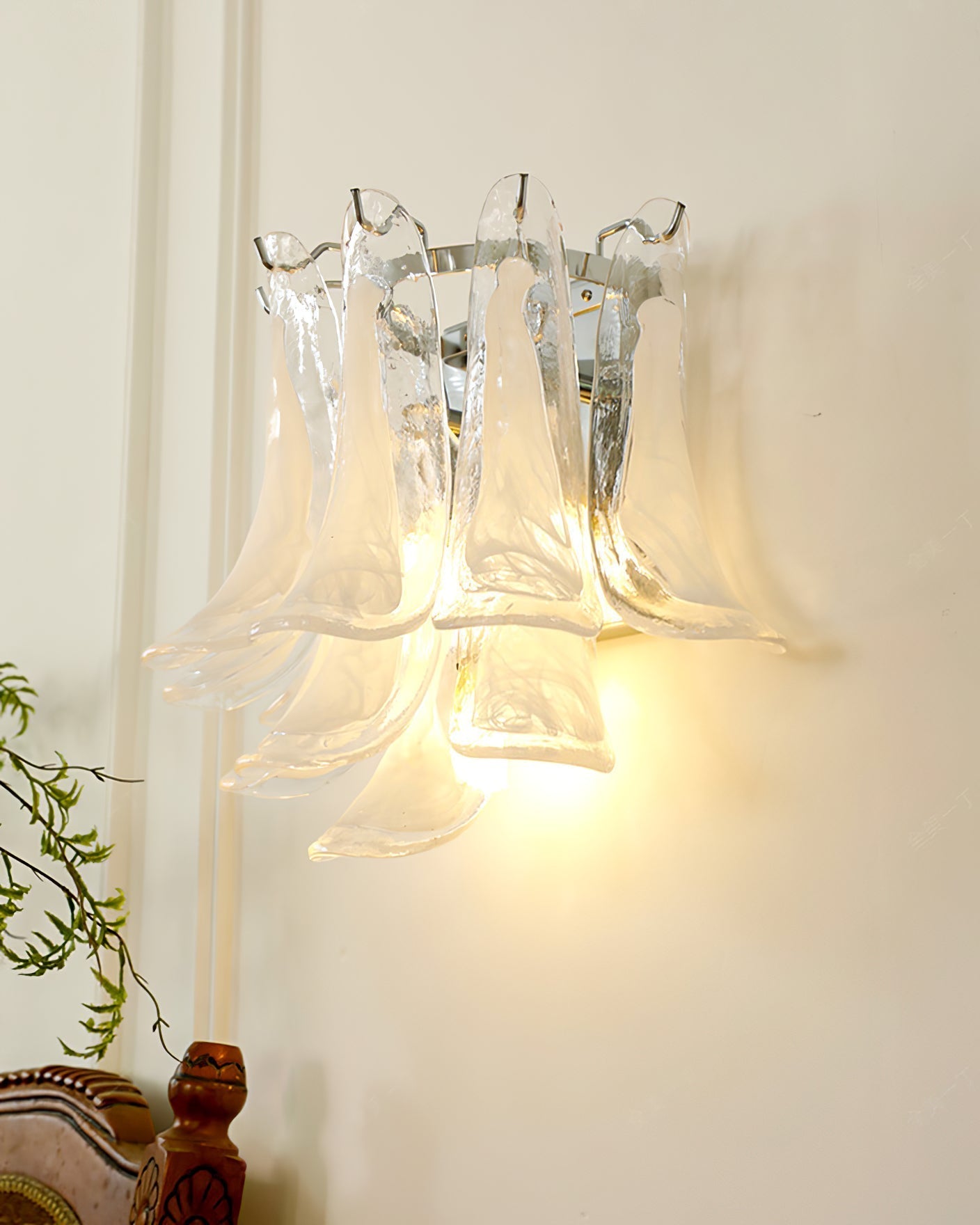 Aurora Wall Lamp Petal Glass Horseshoe Shaped Minimalist-Neutral Decor