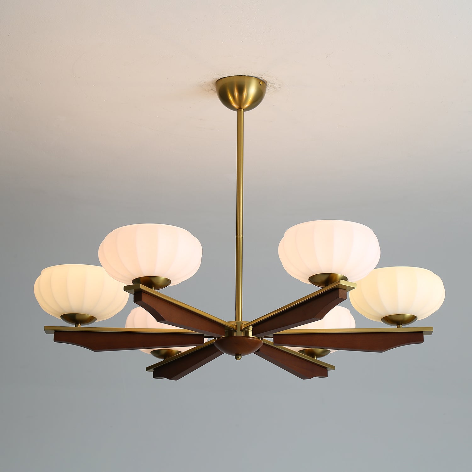 Uzoror Traditional Elegance Vintage Wood Chandelier-Neutral Decor