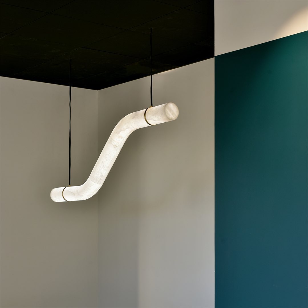 Mithos Curved Alabaster Pendant Light-Neutral Decor