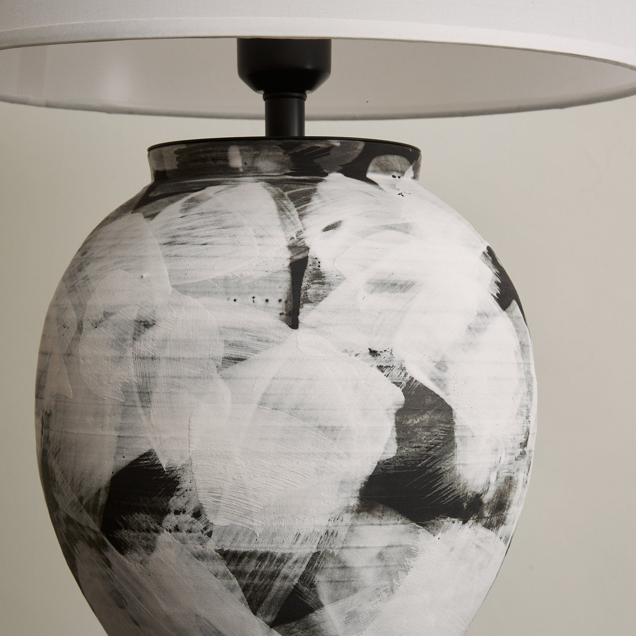 Brush Elegant Ceramic Table Lamp-Neutral Decor