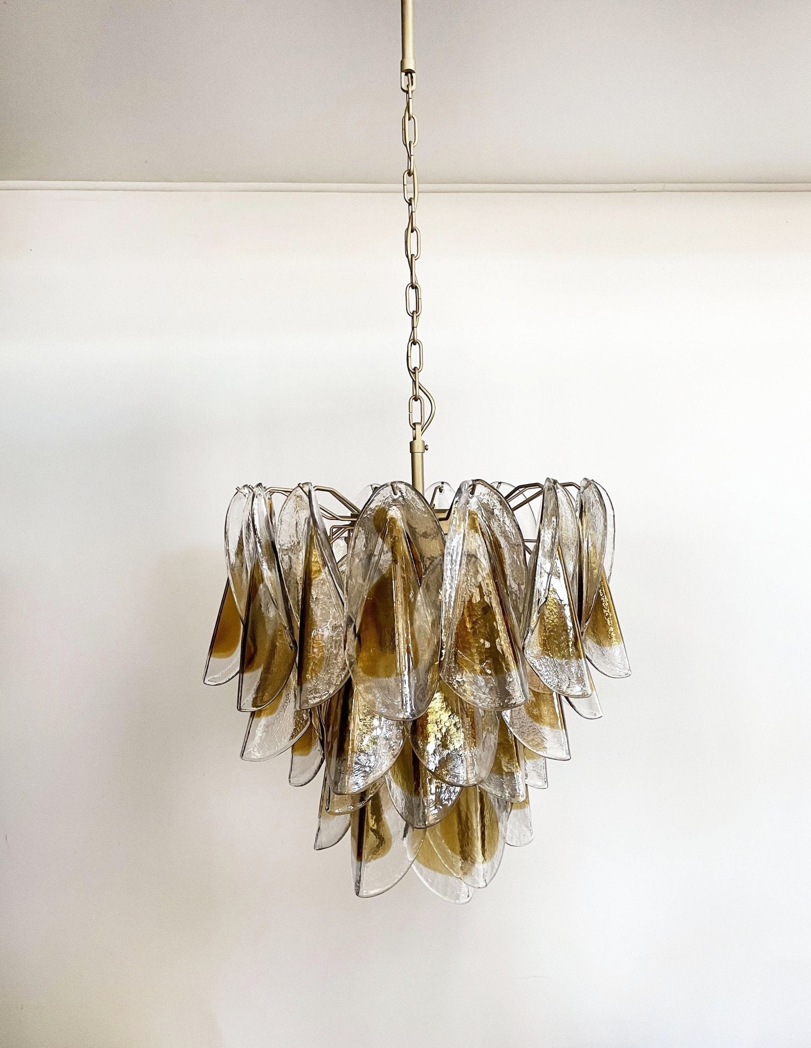 Vild Chandelier Isabella Gold Petal Layered-Neutral Decor