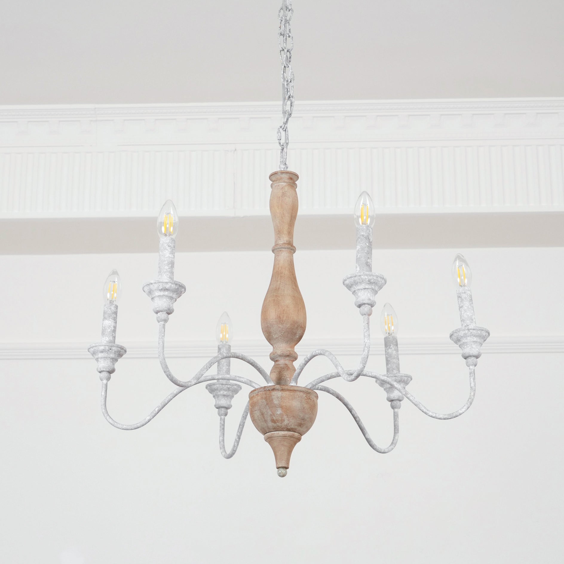 Eurloryra Chandelier