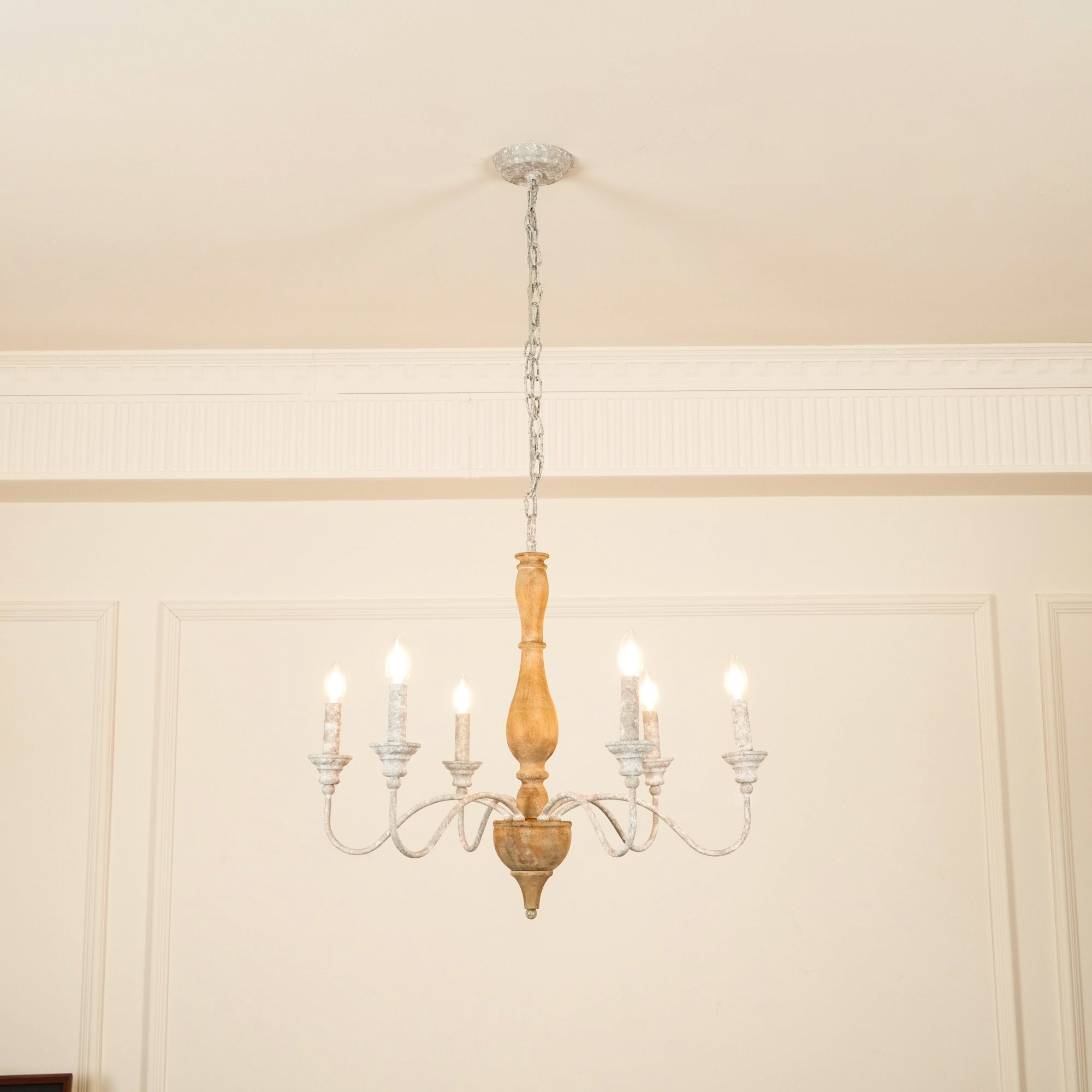 Eurloryra Chandelier