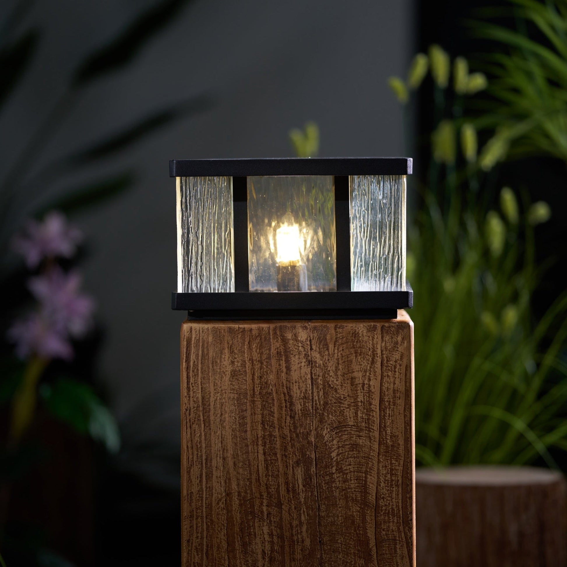 Jent Square Outdoor Light-Neutral Decor
