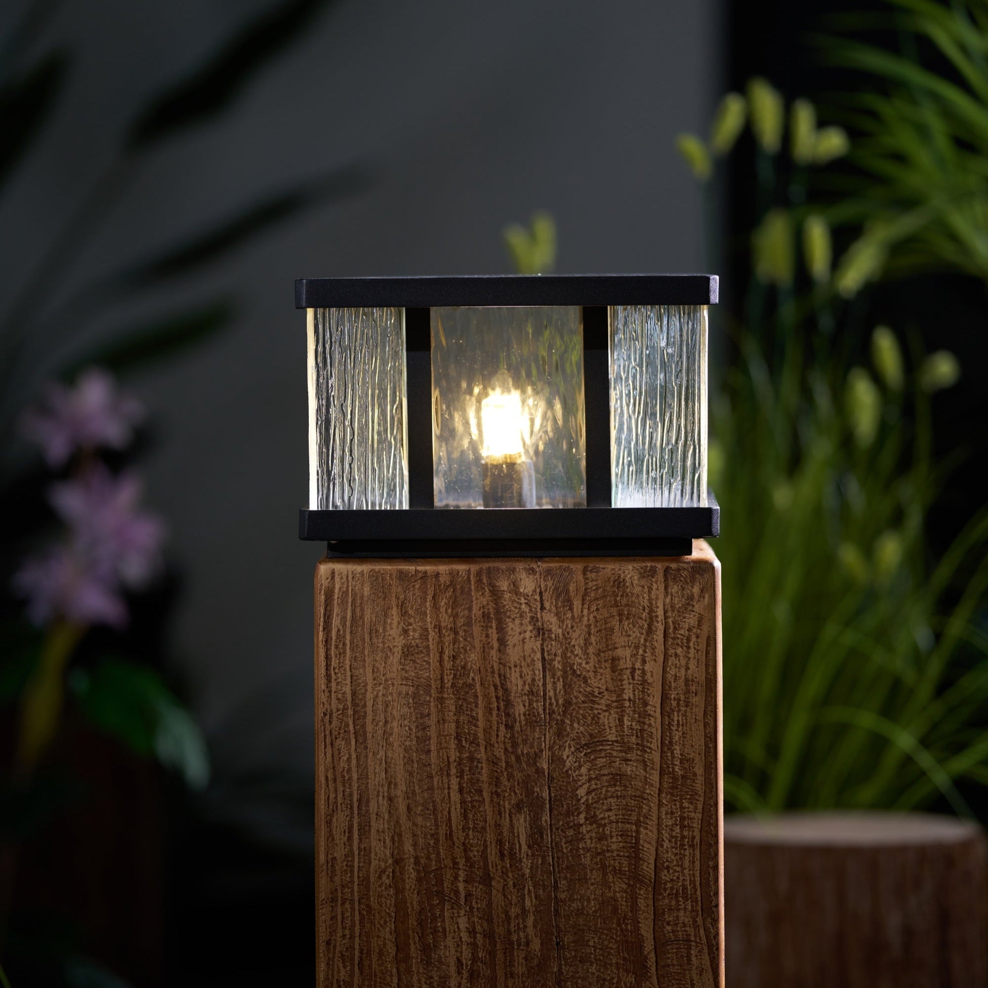 Jent Square Outdoor Light-Neutral Decor