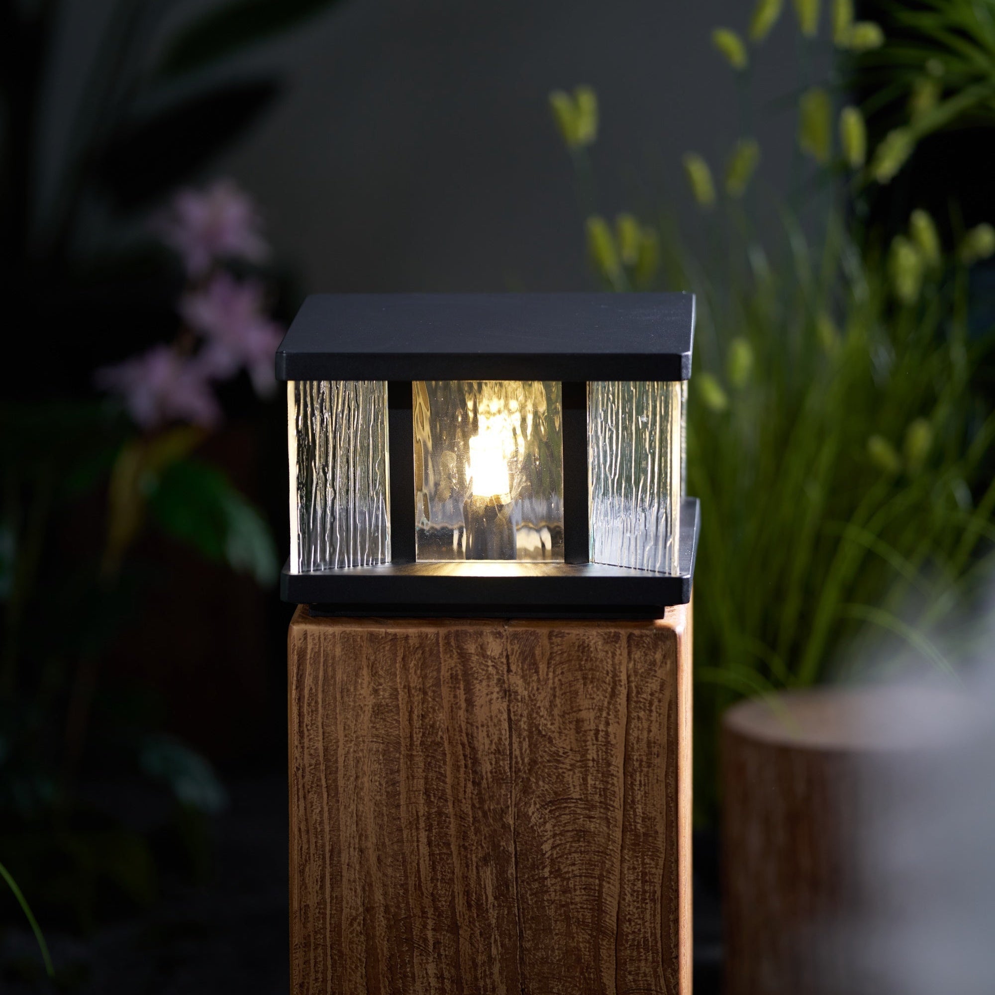 Jent Square Outdoor Light-Neutral Decor