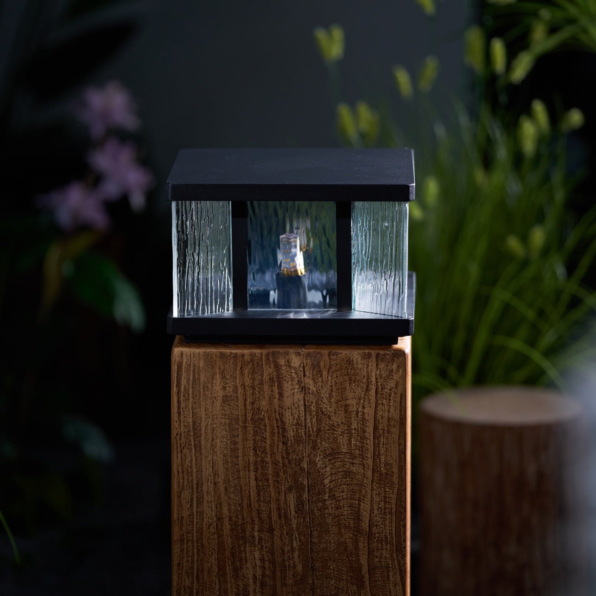 Jent Square Outdoor Light-Neutral Decor