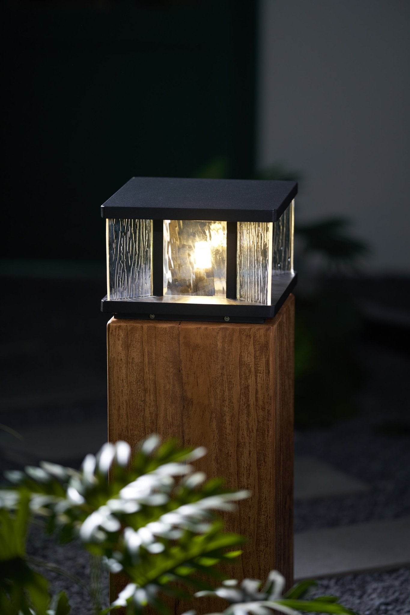 Jent Square Outdoor Light-Neutral Decor