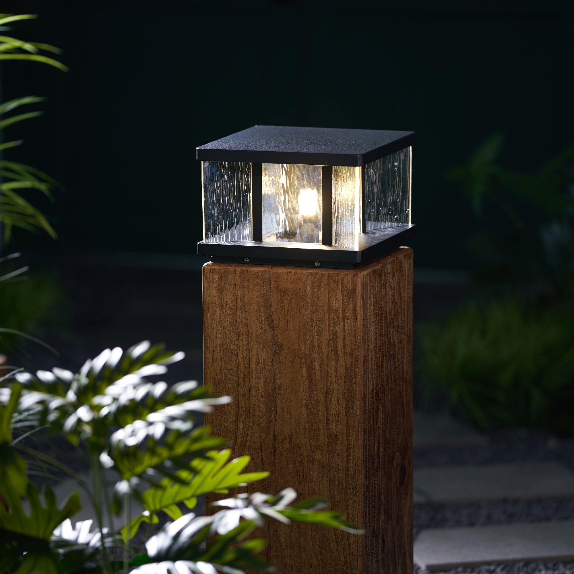 Jent Square Outdoor Light-Neutral Decor