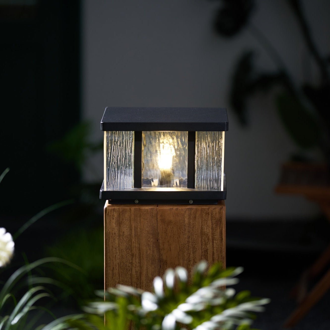 Jent Square Outdoor Light-Neutral Decor