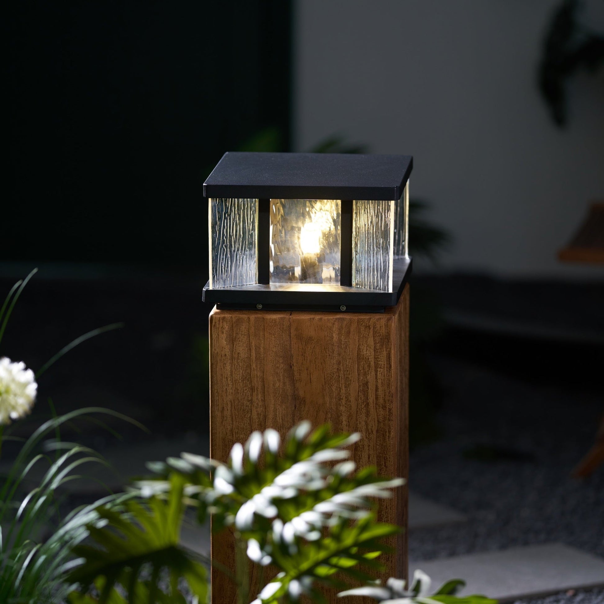 Jent Square Outdoor Light-Neutral Decor