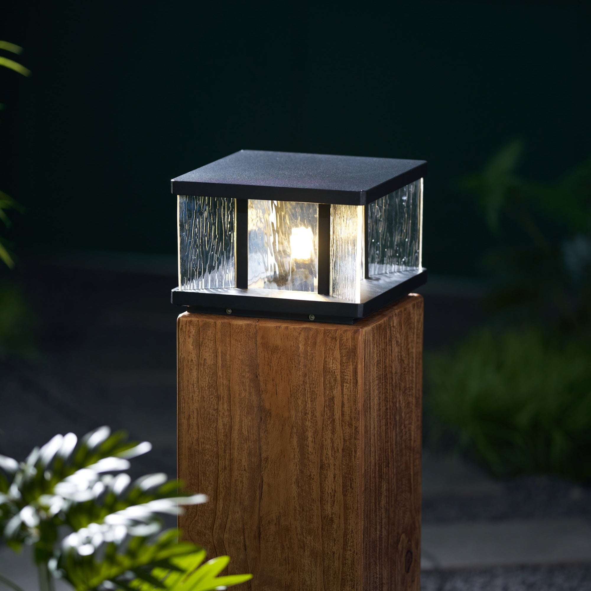 Jent Square Outdoor Light-Neutral Decor