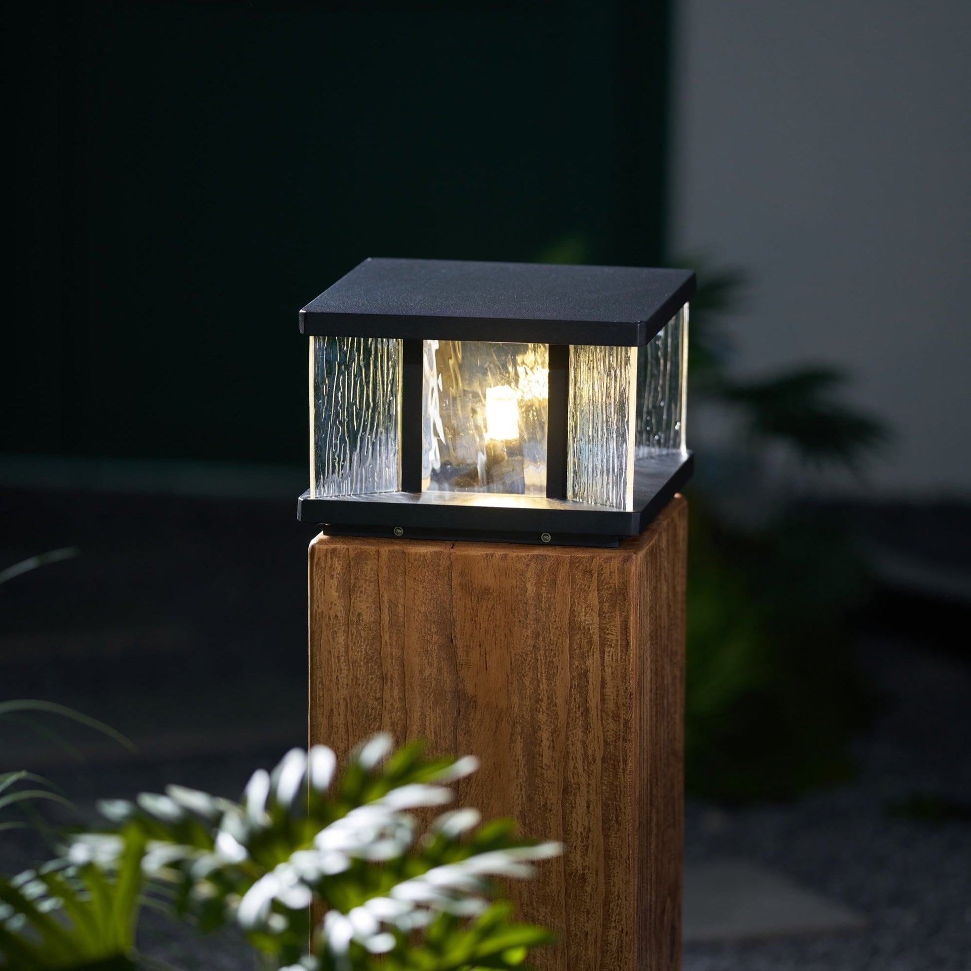 Jent Square Outdoor Light-Neutral Decor