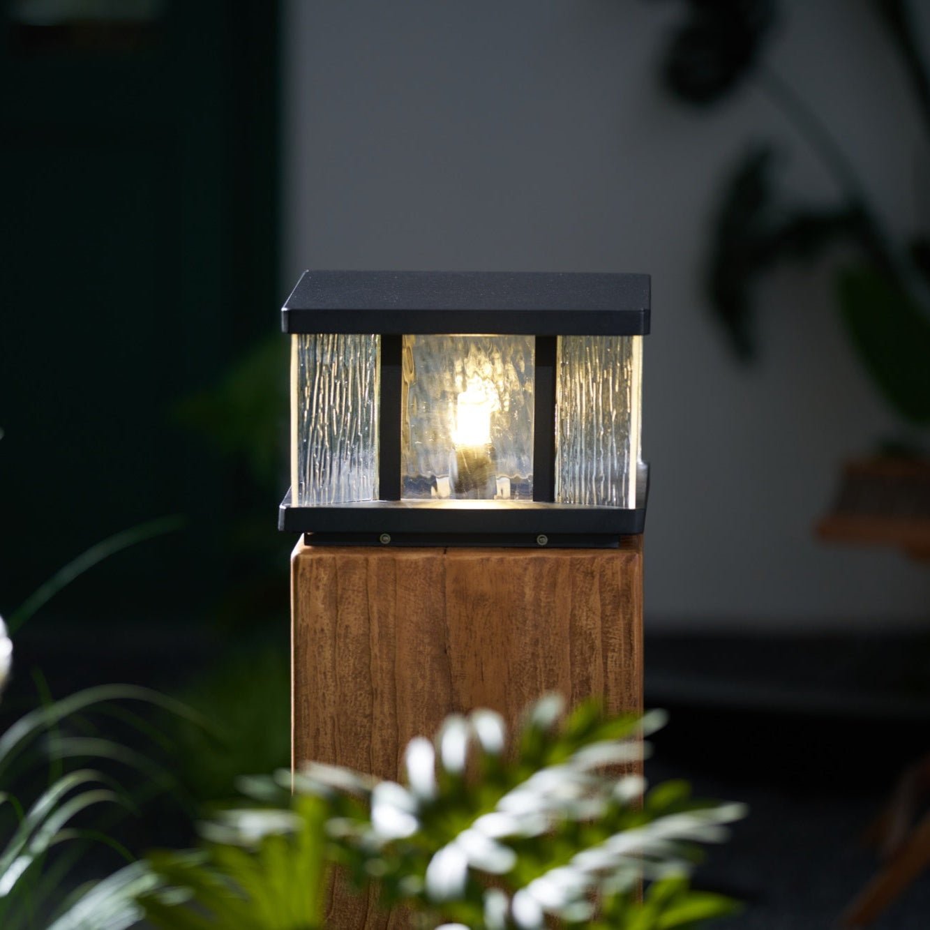 Jent Square Outdoor Light-Neutral Decor
